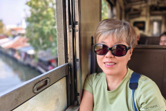 Wongwian Yai Station