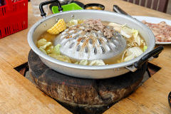Ninna Ninna Mukta (Battambang Branch), ញុំាញុំា មូកៈថៈ(សាខា បាត់ដំបង)