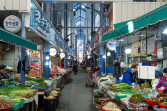 Chungmu-dong Dawn Market, Seo-gu