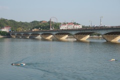 D034703
