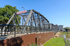 Khua Lek (Iron Bridge)