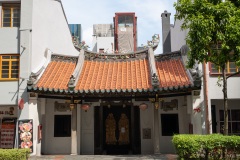 B095677