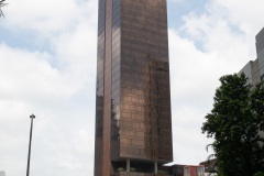 B095682