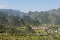 B048549