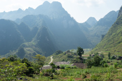 D057438