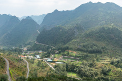 D077689