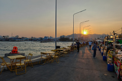 Hua Hin Main Pier, Saphan Pla Night Market