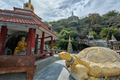 Wat Tham Khao Tao