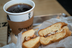 Jeju International Airport, Quiznos