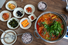 Pyoseon Product Mart Sashimi Restaurant, 표선수산마트