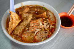 Kluang, Mengkibol River Hawker Centre 加冕小贩中心