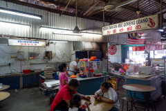 Kluang, Mengkibol River Hawker Centre 加冕小贩中心