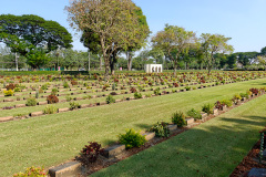 Kanchanaburi War Cemetery (DonRak)