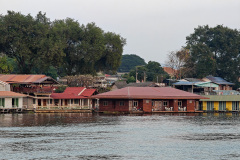 น่านน้ำ Beach Bar Restaurant