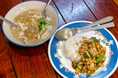 Khun Eed's marinated pork noodles shop, ร้านคุณอี๊ดราดหน้าหมูหมัก