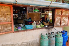 Nam Tok, Yayei home stay