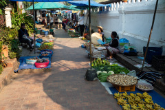 Morning Market, Sisavangvong Road