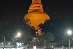 Phra Pathom Chedi Night Market
