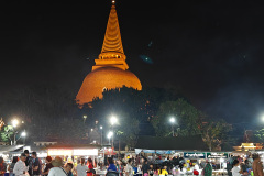 Phra Pathom Chedi Night Market