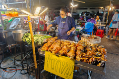 Phra Pathom Chedi Night Market