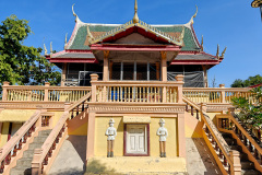 Phra Nakhon Khiri Historical Park (Khao Wang), Wat Maha Samanaram Ratchaworawihan (Wat Khao Wang)