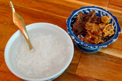 Khao Chae Mae Aon (Rice in Ice Water), The Crown Property Bureau Market (Rimnam market)