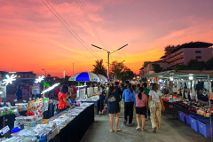 Ratchaphruek Market