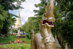 Mount Doun Penh Park, The Giant Clock of Phnom Penh