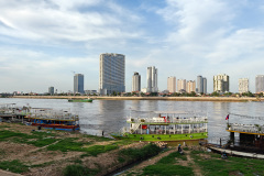 Sisowath Riverside Park