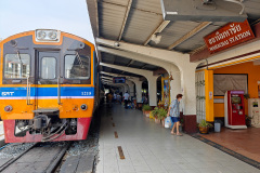 Maha Chai Railway Station