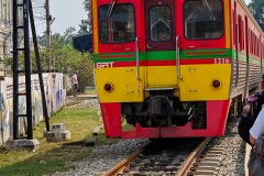 Ban Laem Railway Station, Tha Chalom