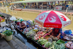Tha Kha Floating Market
