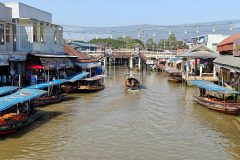 Amphawa Floating Market