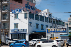 James BLuE Hostel