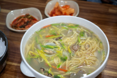 Haeden Kalguksu, Juangang Market, Sokcho Tourist & Fishery Market, 속초관광수산시장, 중앙시장, 해든칼국수