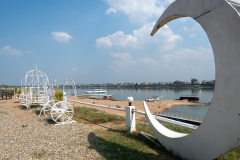 Mekong River, Vadee Saiykhong